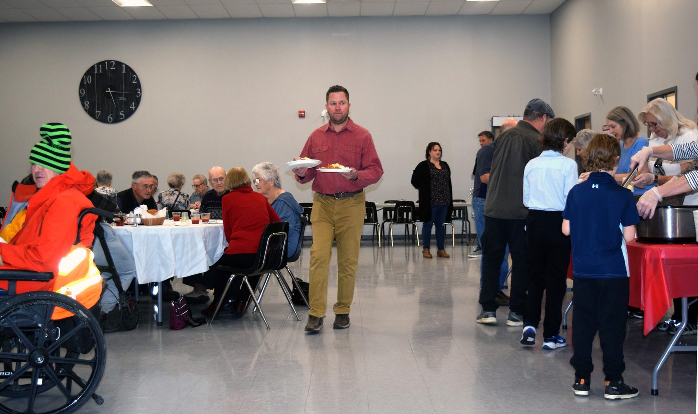 A Deloraine 2000 Club community meal being served